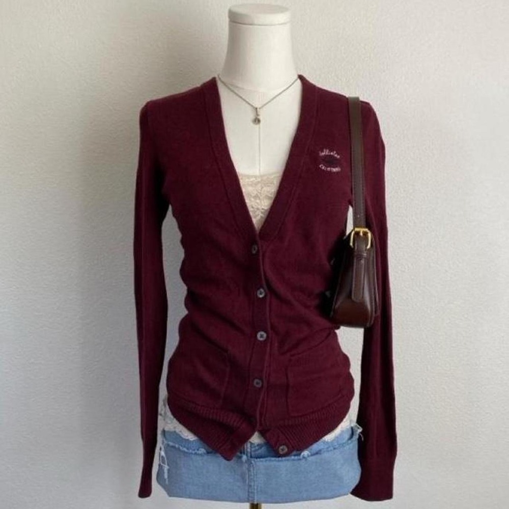 Y2K Hollister California Burgundy B Neck Sweater Cardigan Button Preppy